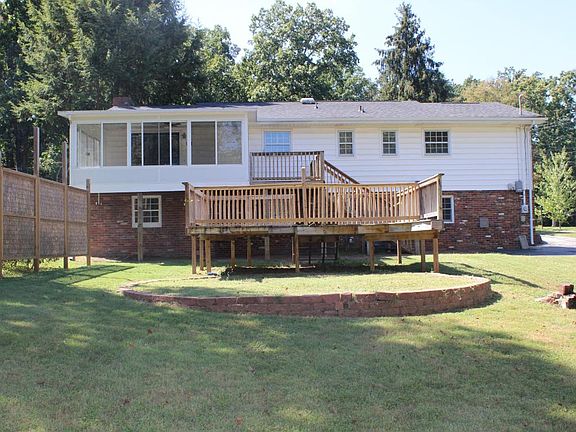 4th image of 316 Essex Dr #4