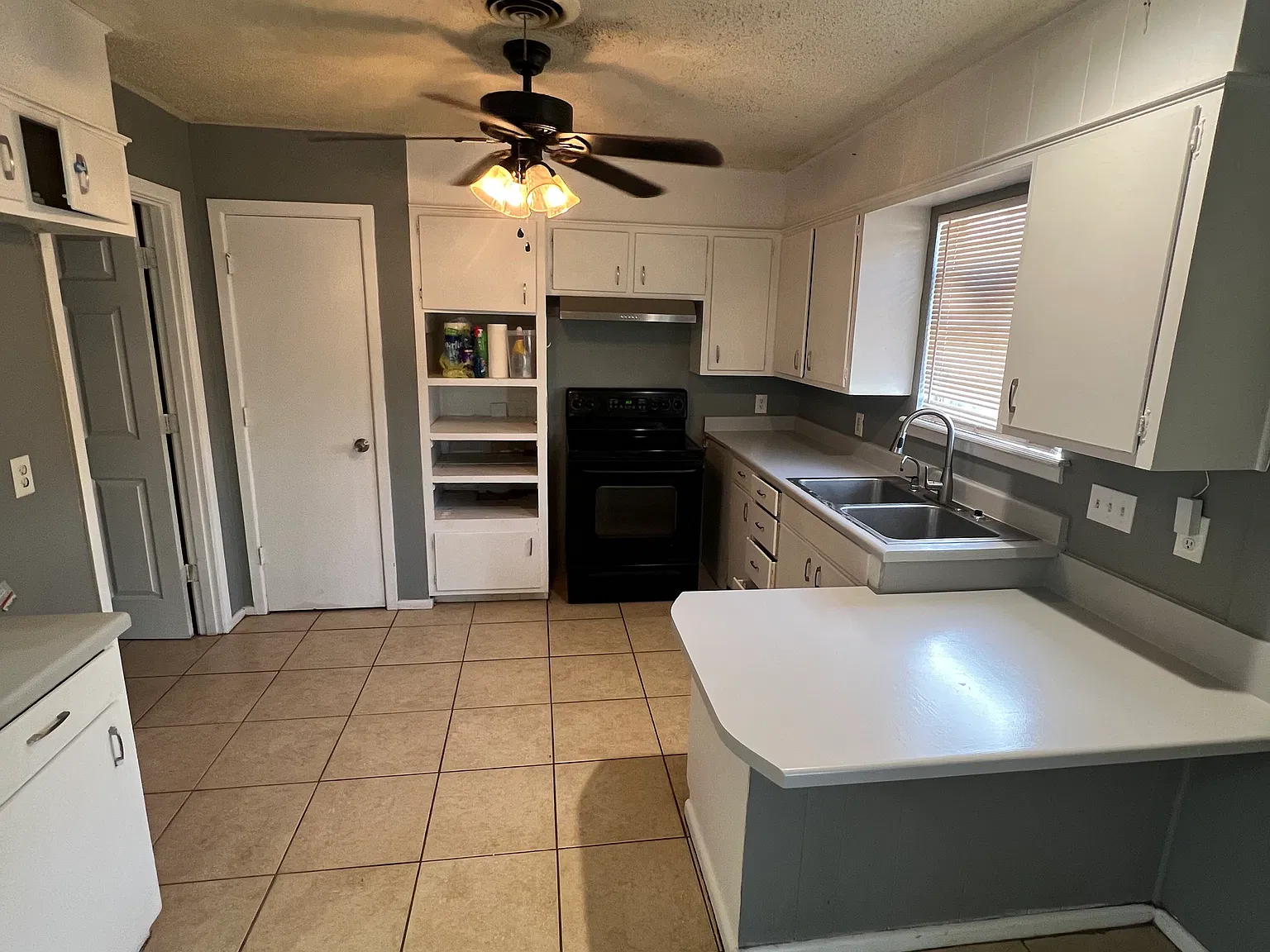 4 bed, 1758 sqft, $1,400 — Photo 2
