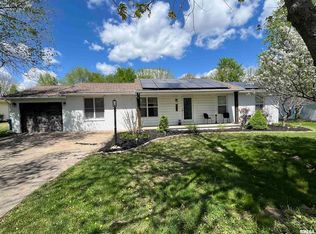 1006 Jeffrey Dr, Carterville, IL 62918