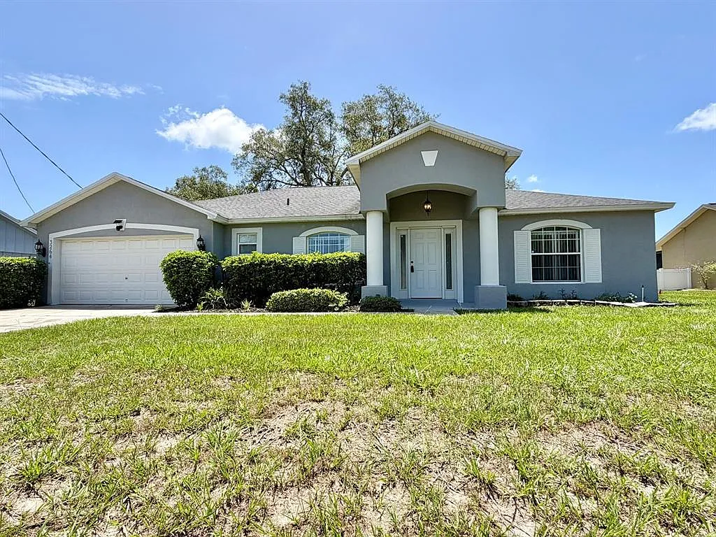 3 bed, 2.0 bath, 2020 sqft, $2,000 — Photo 2