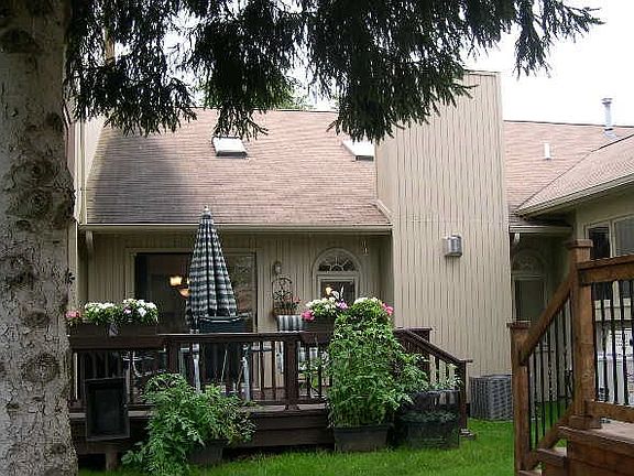 3rd image of 55776 Lorraine Dr