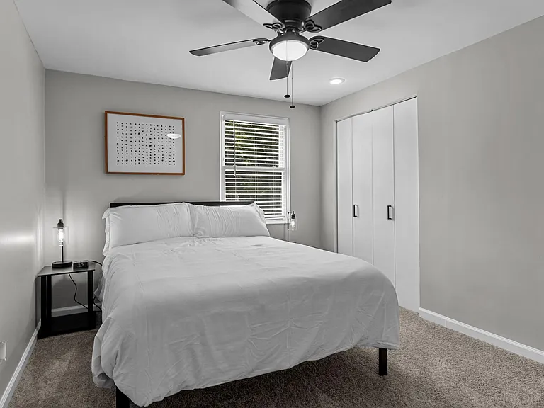 9835 Melrose Dr — Photo 12