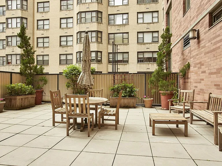 400 E 90th St #20C — Photo 9