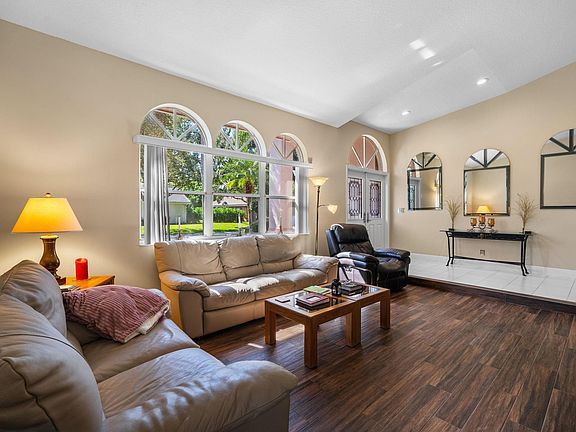 4th image of 3919 NW 57th Street