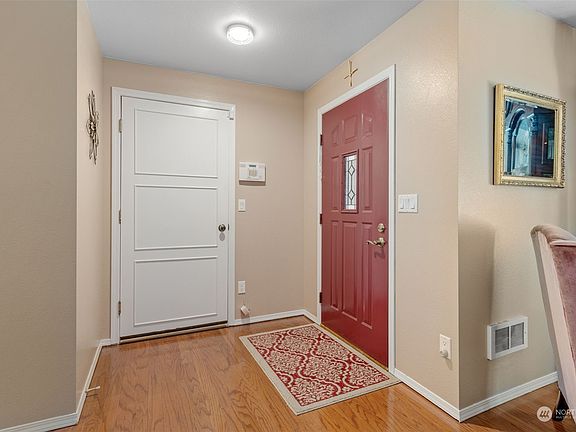 4th image of 17808 Upland Drive SE
