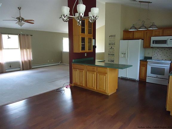 4th image of 9 Sycamore Dr