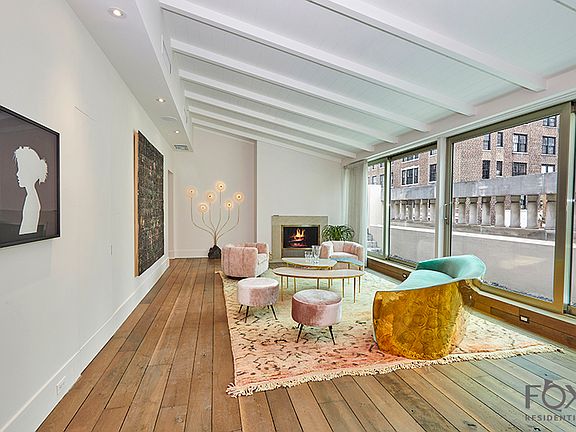5th image of 35 E 63rd St
