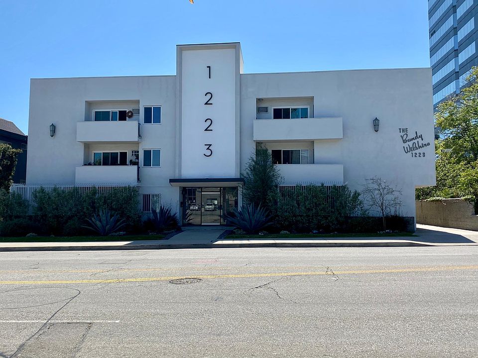 1st image of 1223 S Bundy Dr APT 306