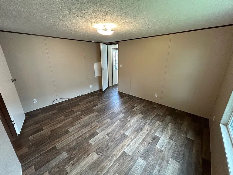 1708 Mary St — Photo 4
