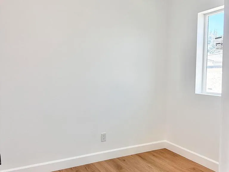 324 N J St — Photo 16
