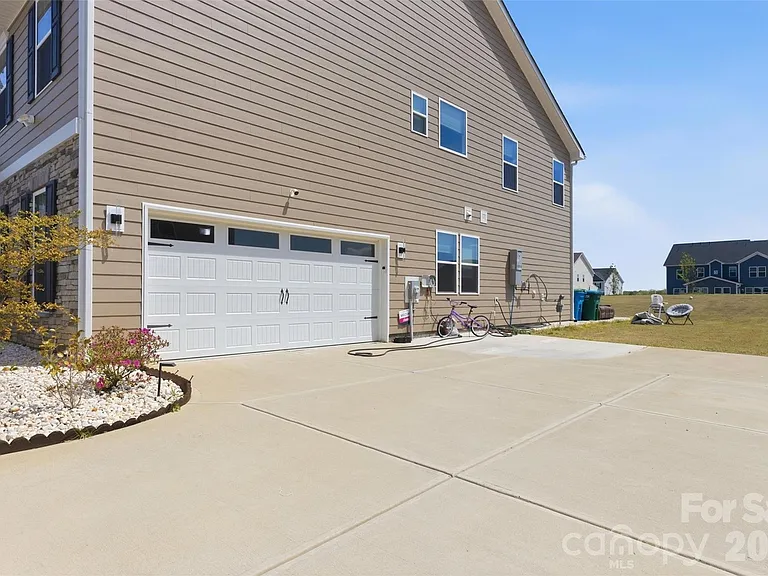 1136 Ashe Meadow Dr — Photo 16