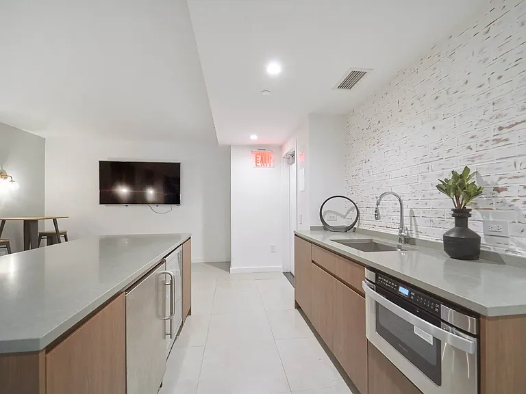 223 4th Ave #11B — Photo 16