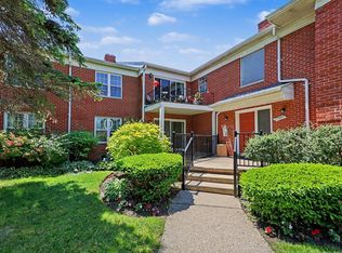 27653 W Echo Valley Unit 113, Farmington Hills, MI 48334