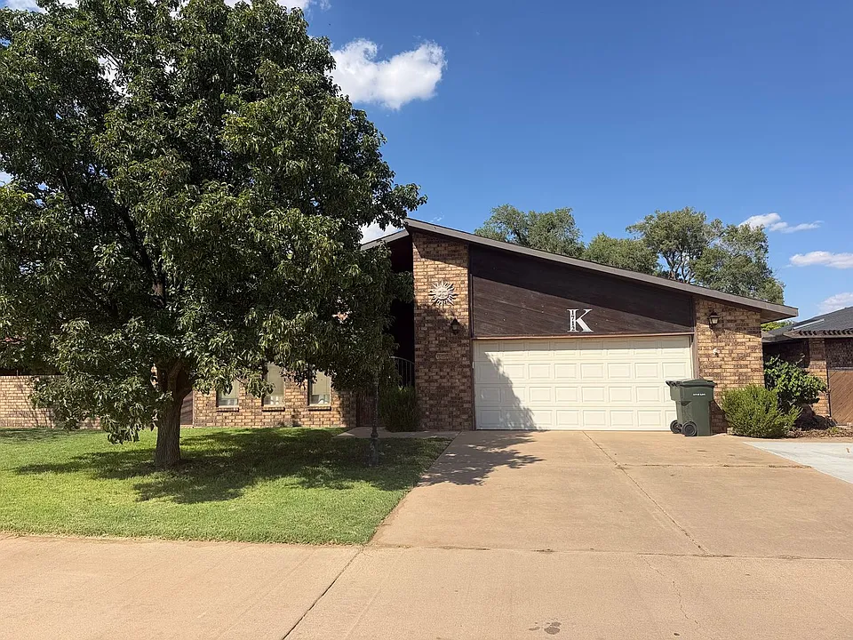 1712 Colonial Pkwy
