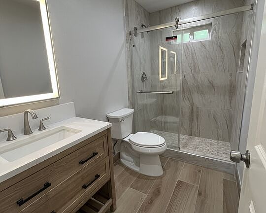 4th image of 1840 Deodora St