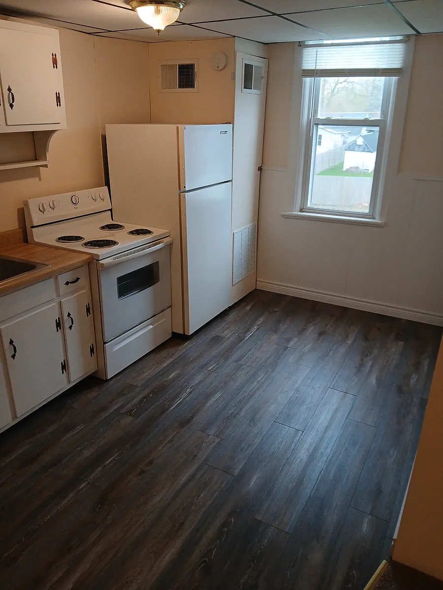 Building Photo - 18 E Lapeer St #3