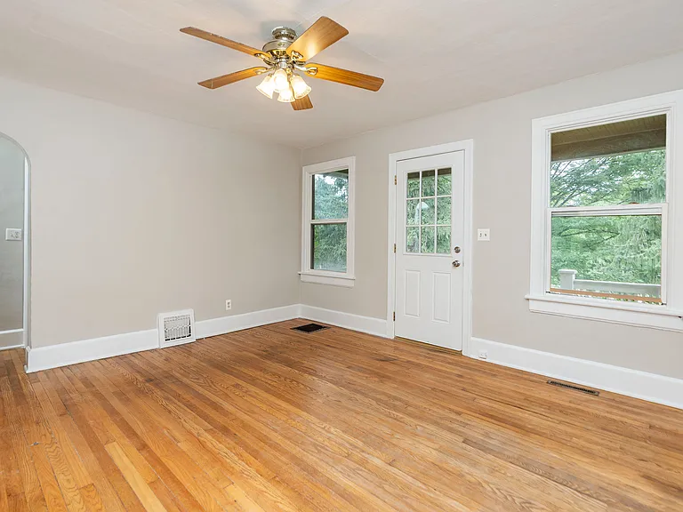 712 Middlebrook Ave — Photo 12