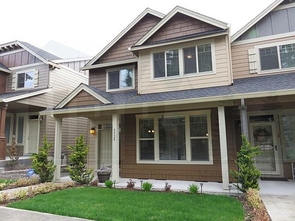 3rd image of 3524 Hepburn St NE