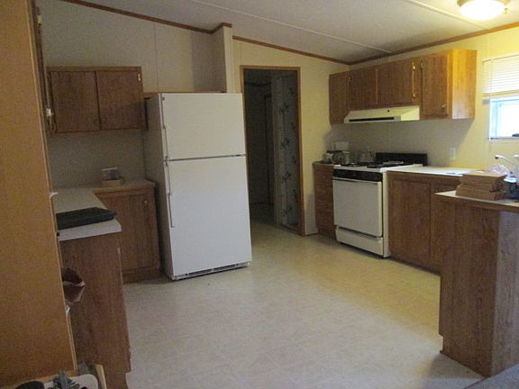 3rd image of 62 Churchill Dr