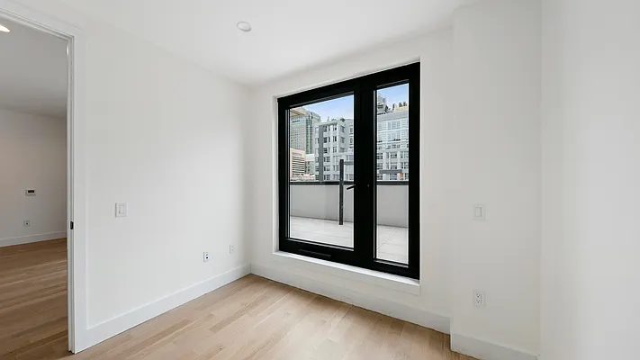 Rented by Nooklyn NYC LLC | media 102