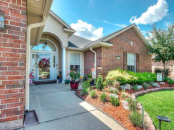 3rd image of 119 Rachel Ln