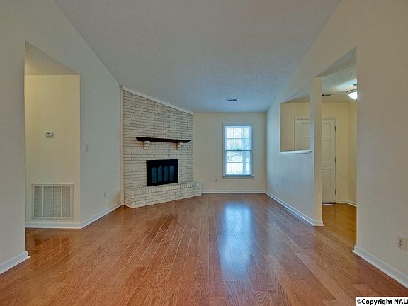 3rd image of 1030 Sharpsburg Dr SE