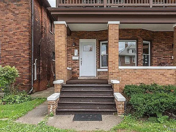 Building Photo - 568 Hague Ave
