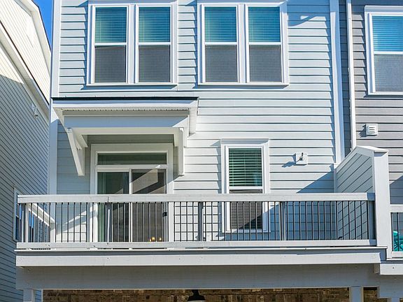 2nd image of 171 Burkitt Commons Ave