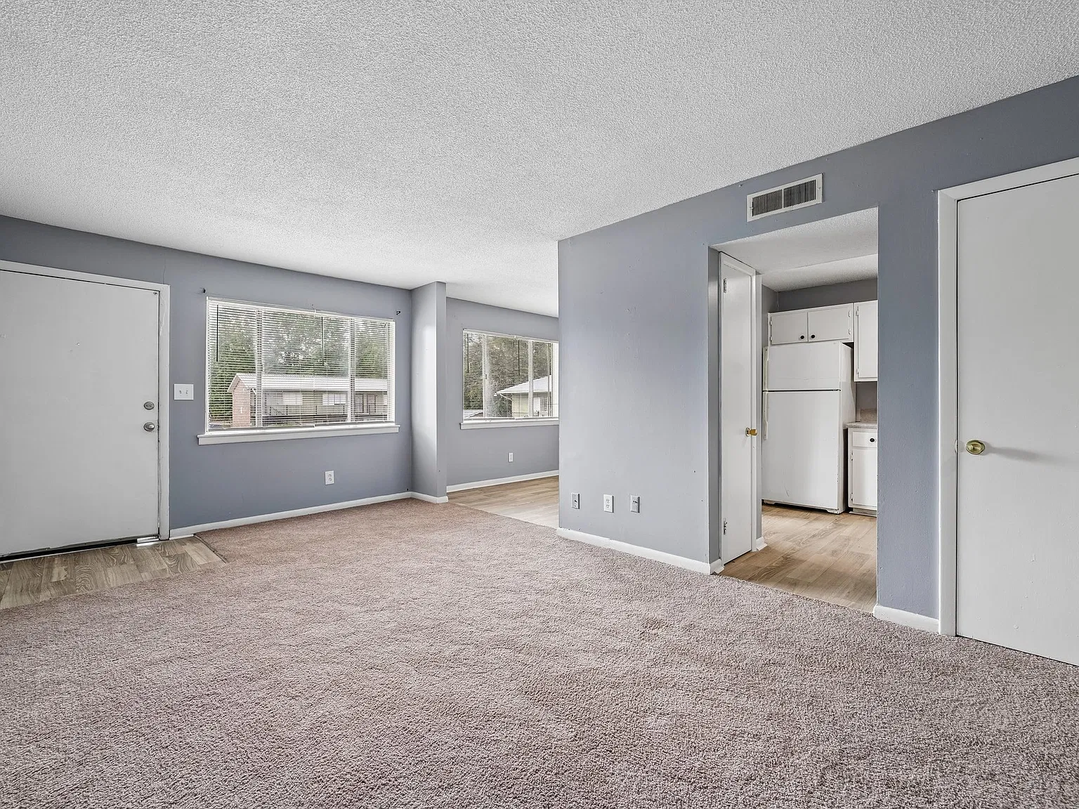 Harrison Court Apartments — Photo 1