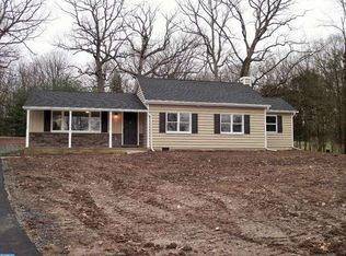 8 Hollow Rd, Telford, PA 18969