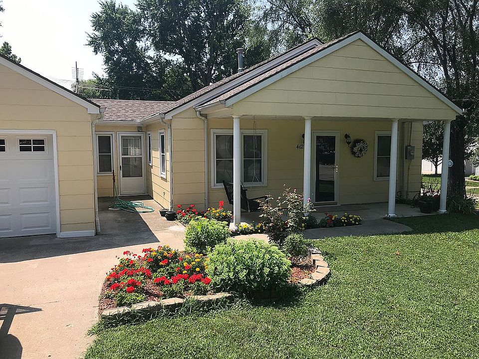 412 Seward St, Wathena, KS 66090 Zillow