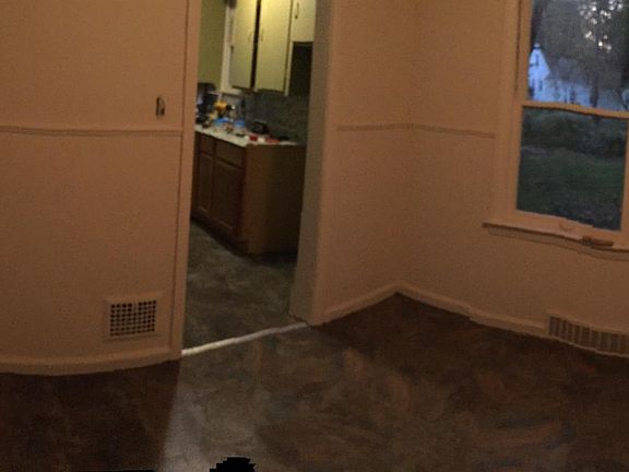 2nd image of 13585 Glastonbury Ave