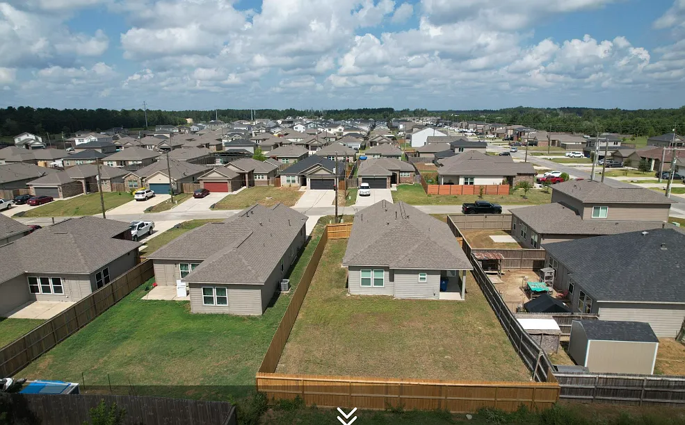3 bed, 1140 sqft, $1,550 — Photo 3