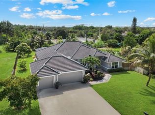 27741 S Roslin Pl, Bonita Springs, FL 34135