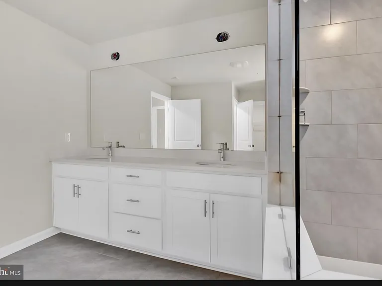 404 Constellation Ln — Photo 21