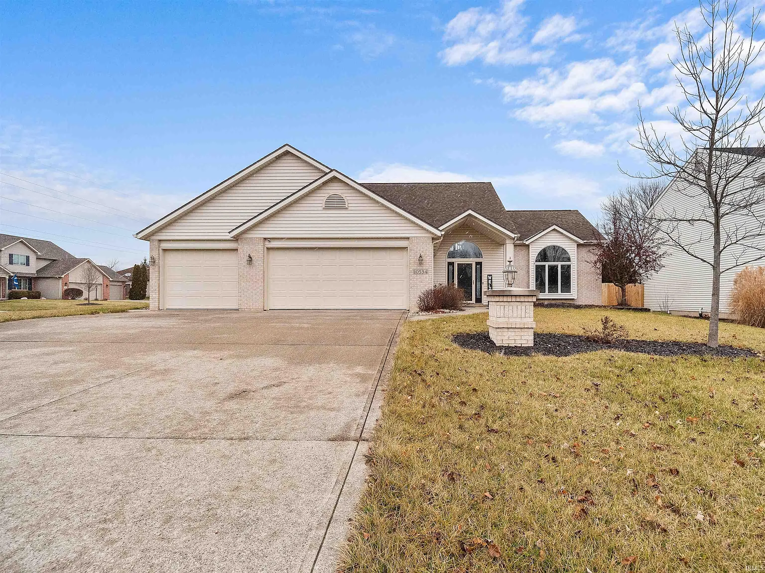 10534 Willow Creek Dr photo 1