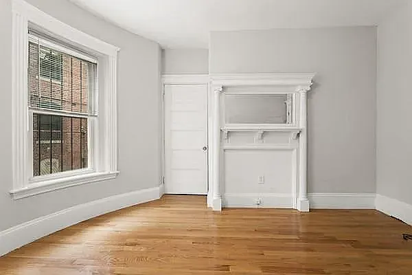 12-14 Lyndhurst St #1F — Photo 8