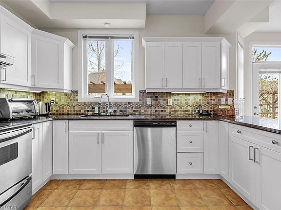 5th image of 206 Ambleside Dr