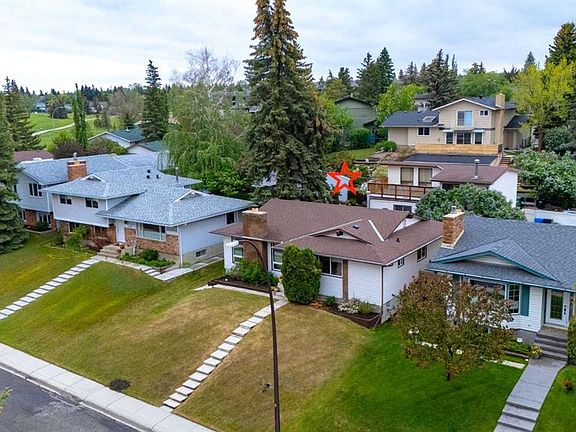 3rd image of 120 S Silverthorn Way NW