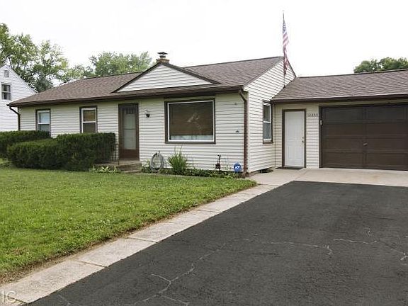 3rd image of 12855 Chapman St