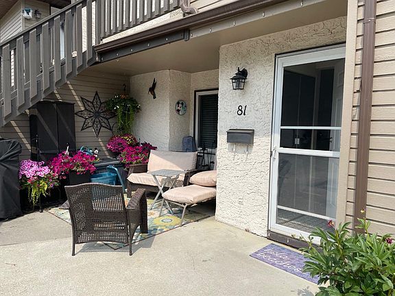 2nd image of 81 Cedar Springs Gdns SW