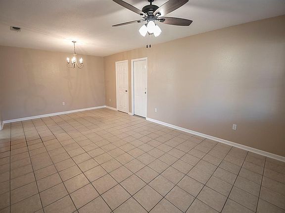 4th image of 5834 Larrycrest Dr