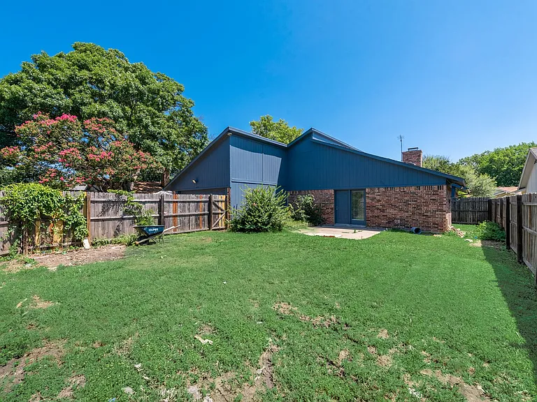 2814 Meadow Park Dr — Photo 18