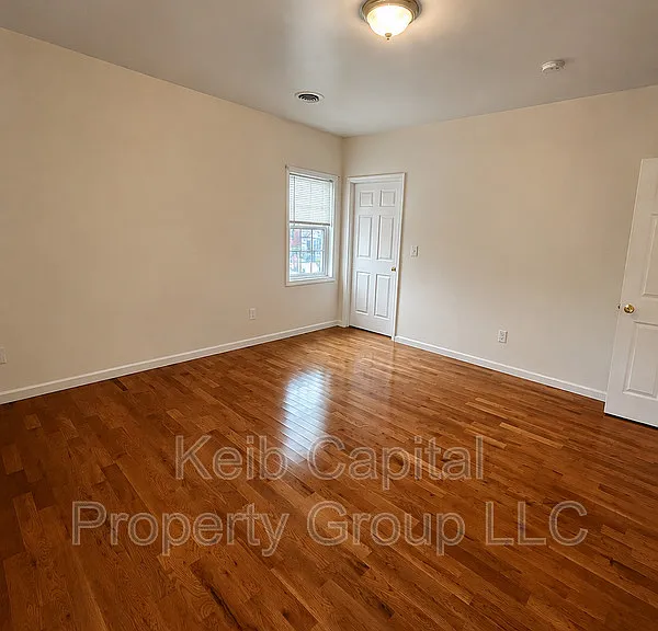 130 Warren St #2C — Photo 2