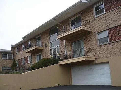 1st image of 10387 Forest Brook Ln APT G