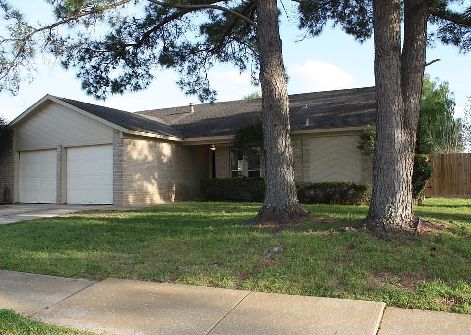 1st image of 5445 Greenhill Forest Dr