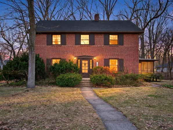 1308 Del Vista Dr, Valparaiso, IN 46385