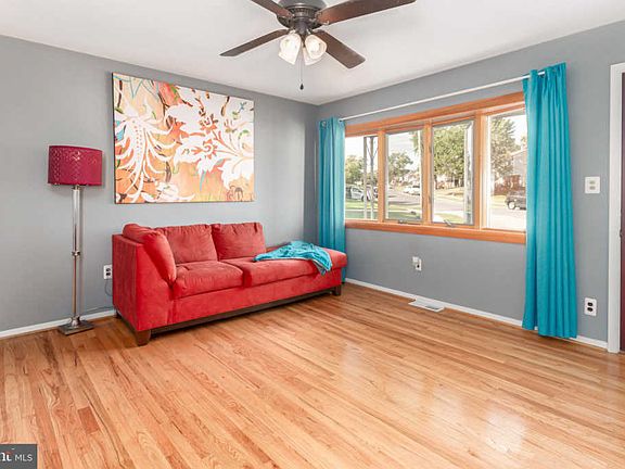 4th image of 1200 Aster Dr