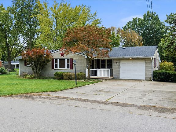 3rd image of 65 Elmwood Dr