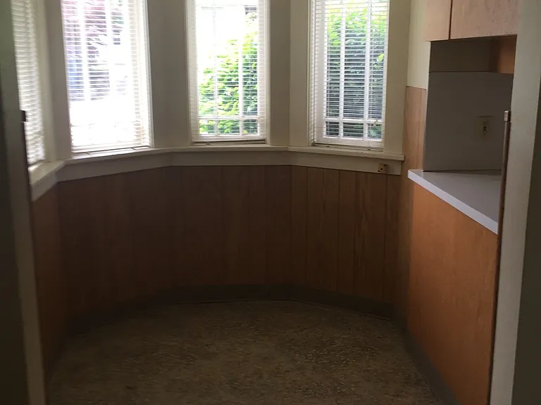 431 NE Garfield St — Photo 5